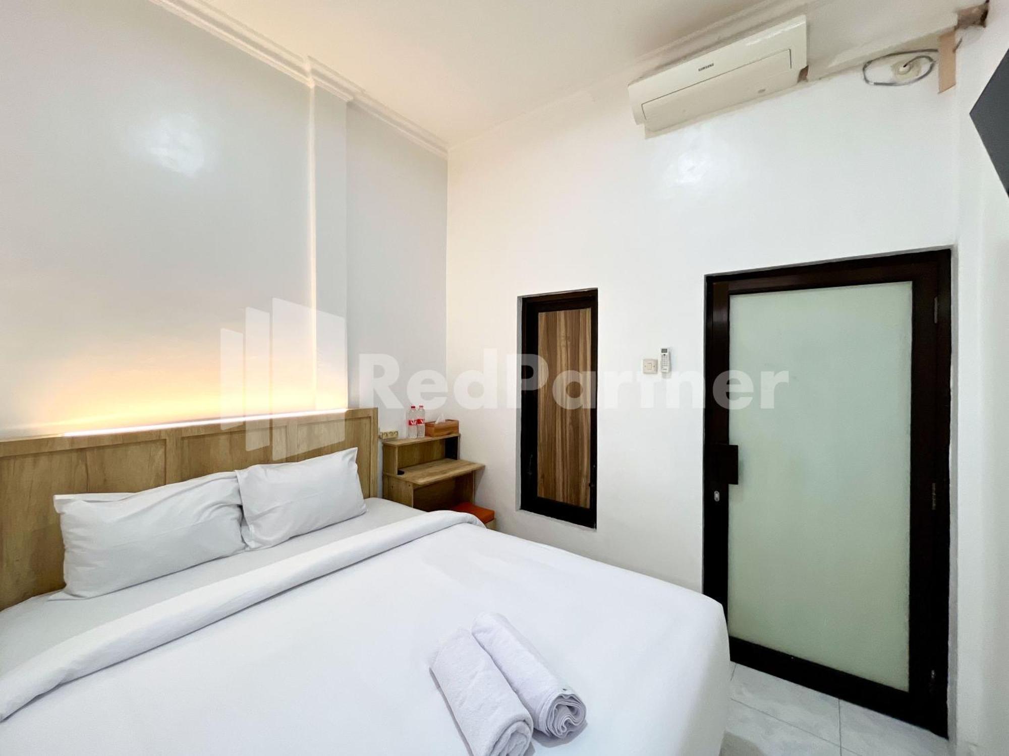 D Palma Near Lokananta Manahan Mitra Reddoorz Solo Exterior foto